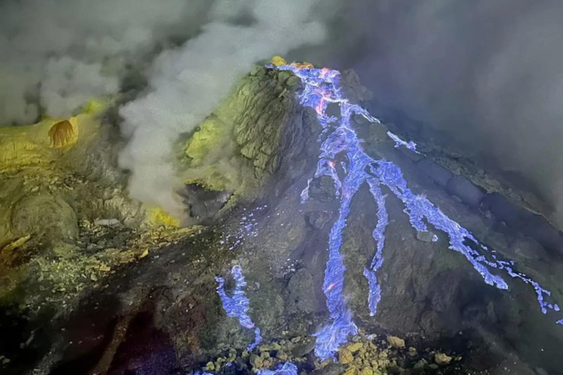 Blue Fire, Ijen Crater