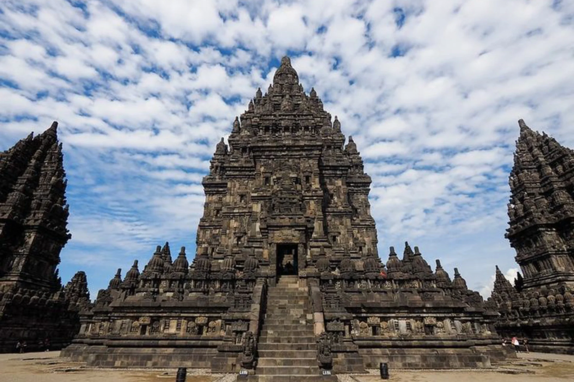 CANDI PRAMBANAN _ SHIVA TEMPLE