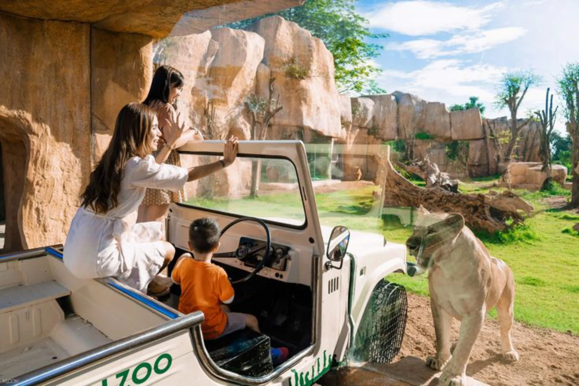 Embrace the stunning and unique wildlife at one only Zoo in Bali_ rich in the tropical fl