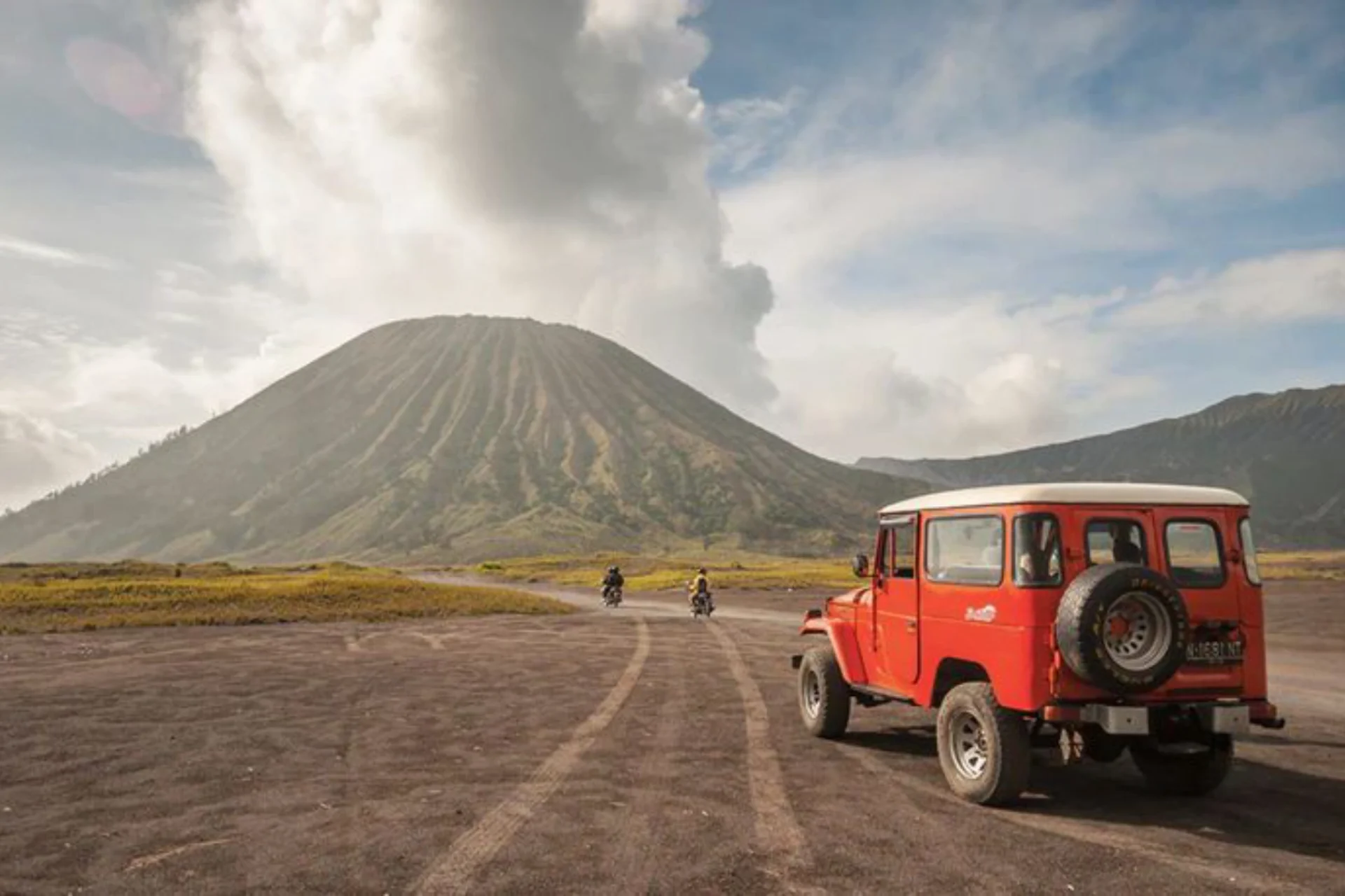 Tour Gunung Bromo_ Discover the Majesty of This Iconic Volcano