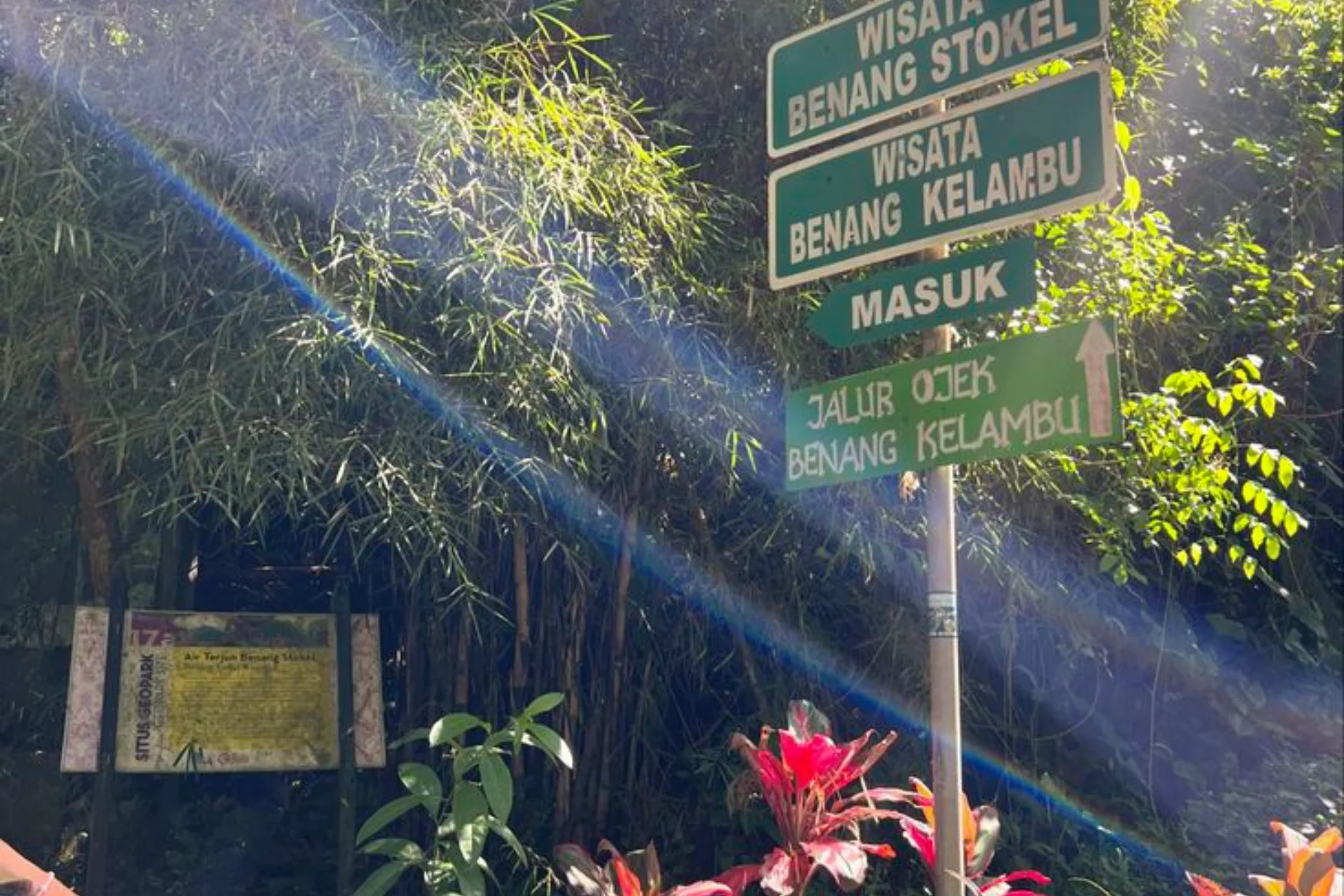 Trust your wilderness guide 🍃🥥🌿 📍 Benang Stokel and Benang Kelambu Waterfall
